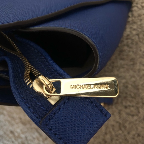 Michael Kors Selma Bag - Picture 6 of 7